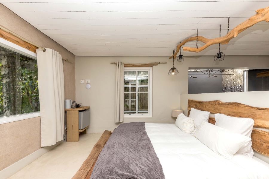 To Let 4 Bedroom Property for Rent in Overkloof Western Cape
